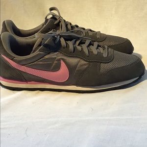 Nike Retro Vintage Sneakers